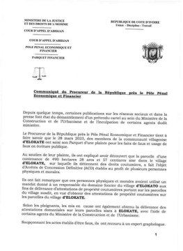 Image de Faits Divers. Dans un communiqué émanant de la procureure Kamagaté, née Amoata Nina Claude Michelle, la Côte d'Ivoire est secouée par des inculpations de grande envergure au sein du ministère de la Construction et de l'Urbanisme. Quatre hauts responsables font face à des accusations graves, notamment d'escroquerie, de faux et usage de faux. Cette affaire, révélée au grand jour, met en lumière des pratiques douteuses au cœur même de l'organe en charge de la gestion des titres fonciers urbains. Le Litige Foncier à Elokaté : Un Terreau Propice aux Malversations Le scandale prend racine dans un litige foncier survenu le 28 mars 2023, impliquant une parcelle de 490 hectares, 28 ares et 57 centiares dans le village d'Elokaté, sous-préfecture de Bingerville. La plainte émane de la communauté villageoise, accusant les responsables du ministère de la Construction d'avoir falsifié des écritures publiques. Cette dénonciation met en lumière des pratiques douteuses liées à l'émission d'Arrêtés de Concession Définitive (ACD) basés sur des attestations de propriété coutumières obtenues frauduleusement. Une Enquête Explosive : Révélations sur les Pratiques Corruption Face à ces allégations sérieuses, le procureur de la République près du pôle pénal économique et financier a décidé d'initier une enquête approfondie. Les plaignants soulignent la complicité de certains agents du ministère de la Construction et de l'Urbanisme dans l'obtention frauduleuse de documents. Cette situation a poussé le Parquet à demander l'ouverture d'une information judiciaire contre Bamba Daouda, Diallo Abdoulaye, Kra Kouma, et Hubert Kadjo Yomafou, des hauts responsables au cœur du ministère de la Construction et de l'Urbanisme. Des Inculpations Lourdes de Conséquences Le poids des inculpations est colossal, touchant aux fondements mêmes de l'administration. Les faits reprochés aux responsables du ministère incluent le faux et usage de faux dans des documents administratifs, une escroquerie estimée à 100 milliards de FCFA et des accusations de blanchiment de capitaux. Ces allégations, si avérées, pourraient ébranler profondément la confiance du public envers les institutions censées garantir l'intégrité et la transparence. Le Contrôle Judiciaire : Un Nouveau Chapitre S'ouvre En réponse à ces accusations, le juge d'instruction du pôle économique et financier a ordonné un contrôle judiciaire à l'encontre des quatre hauts responsables. Cette mesure vise à assurer qu'ils se conforment aux règles établies par la justice pendant l'instruction. La présomption d'innocence demeure, comme le souligne le communiqué, tant que les accusés n'ont pas été condamnés. Les Répercussions Possibles : La Confiance du Public en Question Ce scandale foncier risque de provoquer des répercussions importantes au sein de la société ivoirienne. La confiance du public envers les institutions gouvernementales, en particulier celles chargées de questions aussi sensibles que l'urbanisme et la construction, pourrait être sérieusement ébranlée. Il soulève également des questions sur l'efficacité des mécanismes de contrôle et de régulation au sein du gouvernement. La Route de la Vérité : L'Instruction en Cours L'instruction, en cours pour établir la vérité, est un processus complexe qui devra démêler les fils de cette affaire tentaculaire. Les déclarations des plaignants, les preuves recueillies lors de l'enquête et les réponses des inculpés seront cruciales pour déterminer la nature exacte des agissements au sein du ministère de la Construction et de l'Urbanisme. Où Mène la Corruption dans nos Institutions ? Alors que cette affaire évolue, une question persiste : jusqu'où s'étend la corruption au sein de nos institutions ? Les réponses à cette interrogation cruciale pourraient redéfinir les priorités en matière de gouvernance et inciter à des réformes plus profondes pour garantir l'intégrité et la responsabilité au sein de l'appareil gouvernemental.