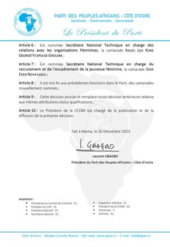 Deuxième Image de Société. Le Parti des Peuples Africains-Côte d'Ivoire (PPA-CI), sous la direction de l'ancien président Laurent Gbagbo, est en pleine effervescence alors que les préparatifs pour l'élection présidentielle de 2025 progressent de manière significative. Une Campagne d'Implantation Fructueuse Après une campagne d'implantation du parti qui a mobilisé les énergies, l'attention se tourne désormais vers l'élaboration du programme de gouvernement. Justin Koné Katinan, vice-président du PPA-CI et président du Conseil stratégique et politique (CSP) en charge du programme de gouvernement, a annoncé le 9 février 2024 la nomination des membres d'un comité de synthèse. Ce comité, composé d'une dizaine de membres éminents, dont Vincent Pierre Lokrou, Amani Michel, Joël Acka, Henri Dacoury Tabley, Eby Aman N’damien, Sam Etiassé, Gaspard Sehi, Raymond Koudou Kessié, Michel Gbagbo, Dekou Angoran, Theodore Sonzai et Innocent Koné, a pour mission de consolider les travaux des divers groupes techniques. Sous la présidence de l'ancien ministre Pierre Kipré, il aura la responsabilité d'analyser et de valider les propositions, d'élaborer un plan de rédaction cohérent en harmonie avec les valeurs du PPA-CI, et enfin, d'approuver le programme de gouvernement final. Le comité de synthèse mènera ses activités sous la supervision du Conseil stratégique et politique dirigé par Justin Koné Katinan. La Perspective de 2025 et les Ambitions du PPA-CI Cette initiative s'inscrit dans la stratégie globale du PPA-CI, qui vise à ramener Laurent Gbagbo au pouvoir à l'issue de l'élection présidentielle de 2025. L'ancien président, tout en considérant sérieusement une candidature potentielle, a entrepris une restructuration majeure des organes du parti à la suite des résultats décevants des élections locales et régionales. La création du comité de synthèse représente une étape clé dans la démarche du PPA-CI et de Laurent Gbagbo pour élaborer un projet politique robuste et pertinent. Cette réorganisation a touché divers aspects du parti, notamment le secrétariat exécutif, la présidence exécutive et le CSP, avec plusieurs nominations clés visant à insuffler une nouvelle dynamique au sein du parti. L'objectif est clair : développer un projet politique qui réponde aux aspirations de la population ivoirienne. Alors que le parti continue son expansion à travers tout le pays, cette initiative démontre la détermination du PPA-CI à offrir un avenir prometteur à la Côte d'Ivoire. Vers une Vision Coordonnée La coordination du comité de synthèse sous la présidence de Pierre Kipré, une figure respectée au sein du parti, souligne l'importance stratégique accordée à l'élaboration du programme de gouvernement. Cette démarche collective vise à rassembler une diversité d'opinions et d'expertises au sein du parti pour créer un programme exhaustif et équilibré. L'élection présidentielle de 2025 représente un tournant crucial pour la Côte d'Ivoire, et le PPA-CI entend jouer un rôle central dans la définition de l'avenir politique du pays. La conjoncture actuelle, marquée par des défis économiques, sociaux et politiques, renforce l'importance de développer des solutions et des politiques cohérentes et adaptées. La réussite de la campagne d'implantation du PPA-CI souligne la confiance croissante de la population envers le parti et son leadership. Cependant, cette confiance s'accompagne également d'attentes élevées. Les citoyens ivoiriens aspirent à des réponses concrètes aux problèmes qui affectent leur quotidien, que ce soit sur le plan économique, social ou environnemental. Il doit non seulement formuler des propositions cohérentes et réalisables, mais également les présenter de manière à mobiliser le soutien populaire. Les enjeux socio-économiques, la stabilité politique et la consolidation de la démocratie sont au cœur des préoccupations, et le programme de gouvernement devra refléter une vision holistique et pragmatique pour répondre à ces défis. Une Vaste Consultation Nationale Dans le processus d'élaboration du programme, le PPA-CI envisage de mener une vaste consultation nationale pour recueillir les opinions et les aspirations de la population. Cette approche participative vise à renforcer la légitimité du programme en le nourrissant des préoccupations réelles des citoyens. La coordination sous la houlette de Justin Koné Katinan, en tant que président du CSP, souligne l'importance stratégique de la planification politique dans l'ensemble du processus. Cette instance jouera un rôle essentiel dans la supervision du comité de synthèse, veillant à ce que le programme final soit en adéquation avec les valeurs fondamentales du PPA-CI. La nomination de Pierre Kipré à la présidence du comité de synthèse apporte une dimension particulière au processus. Sa longue expérience politique et sa compréhension approfondie des dynamiques ivoiriennes font de lui une figure centrale dans l'élaboration d'un programme qui soit à la fois ambitieux et pragmatique. Les Échéances à Respecter Alors que le calendrier politique s'accélère en vue des élections de 2025, le comité de synthèse devra respecter des échéances serrées. La coordination efficace, la prise de décision rapide et la mobilisation des ressources seront cruciales pour mener à bien cette étape cruciale du processus électoral. L'actualité politique en Côte d'Ivoire reste chargée avec des développements rapides et des dynamiques changeantes. Le PPA-CI, en tant qu'acteur clé de ce paysage, se doit d'adapter son programme de gouvernement aux évolutions en cours. À mesure que le comité de synthèse avancera dans ses travaux, la conclusion de sa campagne marquera un jalon important. La présentation du programme de gouvernement final, avec ses orientations claires et ses propositions concrètes, constituera un moment déterminant pour le PPA-CI et son leadership. La Préparation d'une Campagne Électorale Cruciale Au-delà de l'élaboration du programme, le PPA-CI devra se préparer pour une campagne électorale cruciale. La communication stratégique, la mobilisation des électeurs et la gestion des alliances politiques seront autant de dimensions importantes à considérer. En conclusion, l'élaboration du programme de gouvernement du PPA-CI représente un chapitre clé dans la préparation de l'élection présidentielle de 2025 en Côte d'Ivoire. La question qui se pose maintenant est la suivante : quelle voie le PPA-CI proposera-t-il pour la Côte d'Ivoire en 2025 ? La réponse à cette interrogation façonnera non seulement le destin du parti, mais aussi l'avenir politique du pays.