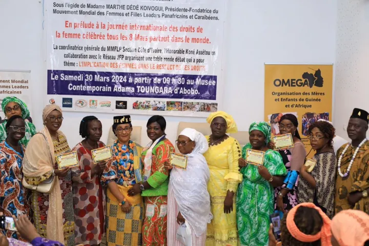 Image de Société. Le Réseau des Jeunes Femmes Professionnelles (JFP) a clôturé en apothéose le mois de mars, un mois dédié à l'émancipation et à la promotion des droits des femmes, avec une formation d'une importance capitale. Cette initiative, tenue sous le thème "L'implication des femmes dans le respect de leurs droits", a rassemblé une impressionnante participation, réunissant plus d'une centaine de femmes au prestigieux musée Adama Toungara d'Abobo, le samedi 30 mars 2024. Engagées pour un avenir égalitaire Mme Koné Assétou, conseillère technique au sein du Ministère de la Femme, de la Famille et de l’Enfant (MFFE) et Présidente du Réseau des Jeunes Femmes Professionnelles, s'est félicitée de la mobilisation sans précédent des femmes lors de cette formation. Elle a profité de l'occasion pour présenter en détail le réseau, une structure dynamique regroupant plusieurs associations agissant dans différents secteurs à travers le pays. Mme Assétou a également rendu hommage à des figures incontournables telles que Mme Kandia Camara, Présidente du Sénat et maire de la Commune d'Abobo, ainsi qu'à la Ministre de la Femme, de la Famille et de l’Enfant, Mme Nassénéba Touré, pour leur engagement indéfectible en faveur des droits des femmes. "Avant de revendiquer ses droits, il faut d'abord les connaître", a martelé Mme Koné Assétou lors de son intervention. Cette affirmation résume l'essence même de cette formation qui a vu la participation d'éminentes personnalités telles que Mme Boni Rogatienne, juriste renommée, Mme Coulibaly Bintou Laurence, chargée de la promotion du Genre et de l'entrepreneuriat Féminin au MFFE, ainsi que Mme Yapo Florence, directrice départementale de la Promotion de la Jeunesse à Grand-Lahou. Leur mission : sensibiliser les participantes sur la connaissance de leurs droits, l'importance cruciale de dénoncer les violences faites aux femmes et l'autonomisation par la maîtrise des droits. Un cadre juridique solide L'importance d'un cadre juridique robuste en faveur des droits des femmes a été unanimement saluée par toutes les intervenantes. L'État de Côte d'Ivoire a en effet mis en place des dispositifs juridiques essentiels, offrant ainsi une base solide pour la promotion des droits des femmes. Cependant, au-delà de ces efforts gouvernementaux, il est crucial que chaque femme prenne activement part à la défense et à la promotion de ses droits, un message clé délivré lors de cette formation. La cérémonie de clôture de cette formation a été marquée par une ambiance festive et empreinte de reconnaissance. Les femmes présentes ont été honorées par la remise de diplômes de participation, symbole de leur engagement envers la cause des droits des femmes. La présence de personnalités influentes telles que Mme Yobouet Agathe, conseillère municipale représentant Mme Kandia Camara, ainsi que Mme Camara Mariam, Directrice de l'autonomisation économique de la Femme au MFFE, a ajouté une dimension supplémentaire à cet événement. Mais la surprise la plus marquante est venue de l'association des femmes de Bassam, qui a intronisé Mme Koné Assétou, Présidente du Réseau des JFP, en tant que reine Akan Abla plokou II, un geste honorifique témoignant de sa contribution exceptionnelle à la promotion des droits des femmes. Alors que cette formation s'est achevée dans une atmosphère de célébration et de reconnaissance, une question cruciale reste en suspens : Quelles actions concrètes, individuelles et collectives, pouvons-nous entreprendre pour garantir un avenir où les droits des femmes sont pleinement respectés et promus ?