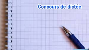 Image de Études/Devoirs. La ville de Soubré a été le théâtre d'une cérémonie empreinte de célébration et de reconnaissance, alors que les lauréats du concours départemental de dictée, organisé par la direction régionale de l’Education nationale et de l’Alphabétisation (DRENA), ont été honorés pour leurs performances exceptionnelles. Cette initiative vise à élever le niveau de compétence linguistique des élèves et à cultiver chez eux l'amour de la lecture, dans le cadre des recommandations des Etats généraux de l’éducation nationale et de l’alphabétisation (EGENA). Retour sur cet événement marquant pour l'éducation dans la région. Renforcement des Aptitudes Linguistiques Le concours départemental de dictée de Soubré, initié par la DRENA, se positionne comme un outil essentiel pour améliorer de manière qualitative et quantitative les compétences linguistiques des élèves. Le directeur régional de l'Education nationale et de l'Alphabétisation, Drissa Bamba, souligne l'importance de cet événement dans le développement des capacités en orthographe, en vocabulaire, ainsi que dans la maîtrise des règles de conjugaison et de grammaire. Il insiste également sur l'objectif central de cultiver chez les apprenants une passion pour la lecture, élément essentiel dans leur parcours éducatif. Compétition et Engagement La compétition, qui s'est déroulée du 20 mars au 17 avril sous la supervision de l’antenne de la pédagogie et de la formation continue de Soubré, a rassemblé les élèves des classes de 6ème et 4ème des établissements du secondaire public et privé des sous-préfectures de Soubré, Okrouyo, Grand-Zattry et Liliyo. Cette participation démontre l'engagement des écoles de la région à promouvoir l'excellence éducative et à encourager les élèves à exceller dans leurs études. Le Groupe scolaire Ange Mickaël de Soubré s'est distingué en remportant plusieurs premiers prix lors de cette compétition, recevant en récompense des fournitures scolaires. Cette victoire souligne l'engagement et le travail acharné des élèves ainsi que l'efficacité des méthodes d'enseignement mises en œuvre par l'établissement. Comment les concours de ce type contribuent-ils à stimuler l'excellence éducative et à renforcer les compétences linguistiques des élèves, tout en favorisant leur amour pour la lecture et l'apprentissage?