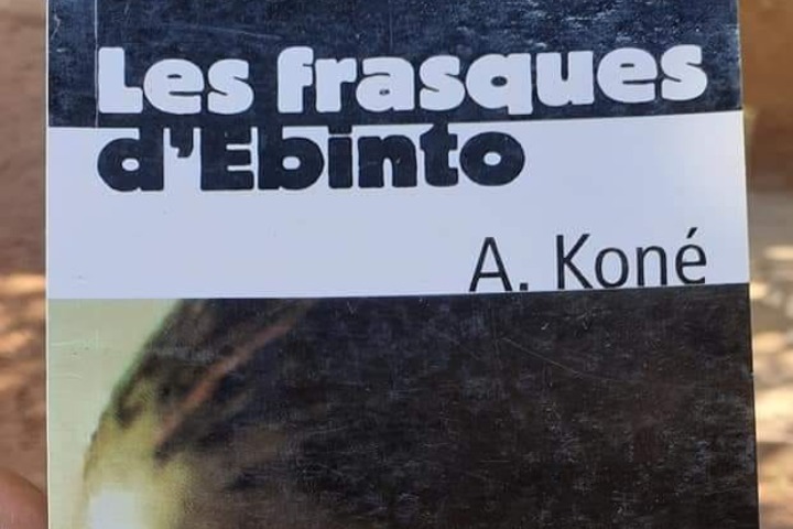 Image de Littérature. La magie du cinéma s'apprête à donner vie à l'un des romans les plus emblématiques de la littérature ivoirienne, "Les Frasques d'Ebinto". Portée par les studios "Instant de vie", cette adaptation suscite une vague d'enthousiasme parmi les fervents lecteurs et les cinéphiles. Avec un casting prometteur et un scénario élaboré par l'écrivain Armand Gauz, cette production s'annonce comme un événement majeur dans le paysage culturel ivoirien. La genèse d'un projet ambitieux: Rencontre entre littérature et cinéma Porteur de ce projet ambitieux, Charly Kodjo exprime son désir ardent de donner une nouvelle dimension à ce roman culte. Souhaitant capturer l'essence même de l'œuvre d'Amadou Koné, il a fait appel à l'écrivain Armand Gauz pour façonner le scénario, et au talentueux réalisateur Luc Gnepa pour donner vie à cette histoire sur grand écran. Cette collaboration promet de restituer toute la richesse et la complexité des personnages et des intrigues qui ont marqué des générations de lecteurs. L'annonce de cette adaptation a déclenché une véritable effervescence sur les réseaux sociaux. Les nostalgiques des années de lycée expriment avec enthousiasme leur impatience de découvrir la distribution et les détails de l'intrigue de ce film tant attendu. Pour beaucoup, "Les Frasques d'Ebinto" a été bien plus qu'un simple roman ; c'était une expérience émotionnelle et intellectuelle qui a marqué leur jeunesse et qui continue à résonner en eux aujourd'hui. Un roman emblématique au cœur de l'imaginaire collectif ivoirien L'histoire poignante d'Ebinto, ce jeune élève dont la vie est bouleversée par une relation malheureuse, a profondément touché le cœur des lecteurs ivoiriens. Écrit par l'auteur Amadou Koné, ce roman est devenu un incontournable de la littérature ivoirienne, faisant partie intégrante du programme scolaire depuis plusieurs années. Son adaptation au cinéma représente une occasion unique de redécouvrir cette œuvre sous un nouveau jour, tout en lui offrant une nouvelle génération de spectateurs. Alors que le projet se trouve encore dans sa phase de pré-production, les attentes sont à leur comble. Les cinéphiles ivoiriens espèrent avec impatience que cette adaptation cinématographique saura restituer la profondeur et la sensibilité du roman original. Avec le début prévu des travaux au second semestre de 2024, le chemin vers la réalisation de ce projet tant attendu semble tracé, promettant aux spectateurs une expérience cinématographique inoubliable. Face à cette adaptation cinématographique de "Les Frasques d'Ebinto", quelle est votre plus grande attente ? Qu'espérez-vous retrouver dans ce film pour revivre l'émotion du roman original ?