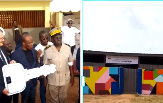 Image de Société. Dans un élan philanthropique continu, la Fondation Magic System étend son engagement pour l'éducation en offrant une école primaire flambant neuve au village de Zougban, situé dans la sous-préfecture de Brobo, dans le département de Bouaké, en Côte d'Ivoire. Cette initiative s'inscrit dans le cadre de la quête de la fondation pour offrir une éducation de qualité à tous les enfants du pays, en éliminant les obstacles à l'apprentissage. Cet article explore en détail cette initiative inspirante et son impact sur la communauté locale. Des Paillotes aux Salles de Classe : L'évolution de Zougban Depuis 2014, les élèves du village de Zougban et des environs ont été confrontés à des conditions d'apprentissage précaires, suivant leurs cours sous des paillotes qui servaient de salles de classe. Cette situation, exposant les enseignants et les élèves aux intempéries, était source de souffrance pour la communauté. Cependant, grâce à l'intervention de la Fondation Magic System, cette réalité désormais révolue laisse place à une nouvelle ère éducative pour Zougban. A’Salfo, le lead-vocal de Magic System, exprime avec éloquence l'objectif fondamental de la fondation : offrir une éducation de qualité à tous les enfants de Côte d'Ivoire. En collaboration avec la Fondation de la Compagnie Maritime d’Affrètement, Compagnie Générale Maritime (CMA-CGM), la Fondation Magic System concrétise son engagement en faisant sortir de terre une école primaire moderne. Cette école, dotée de plusieurs bâtiments, est conçue pour accueillir les élèves dans un environnement propice à l'apprentissage et à l'épanouissement. Inauguration et Remise des Clés : Un Moment Historique pour Zougban L'inauguration de cette nouvelle école primaire Magic System, en présence des autorités locales et des représentants de la fondation et de ses partenaires, est un événement historique pour Zougban. Les clés de l'établissement, d'une valeur estimée à 200.000 euros, ont été remises aux autorités éducatives, symbolisant un nouveau chapitre dans l'histoire de l'éducation de la région. Dans un geste empreint de générosité et de bienveillance, A’Salfo adresse des conseils précieux aux élèves de Zougban. Il les encourage à prendre soin de leur nouvelle école, un cadeau construit avec amour et dévouement. Ce geste, qui dépasse le simple acte de construction, symbolise l'engagement continu de la Fondation Magic System envers l'éducation et le bien-être des enfants en Côte d'Ivoire. Face à cette initiative inspirante de la Fondation Magic System, comment pensez-vous que cette nouvelle école primaire impactera la vie des enfants de Zougban et de la communauté environnante ?