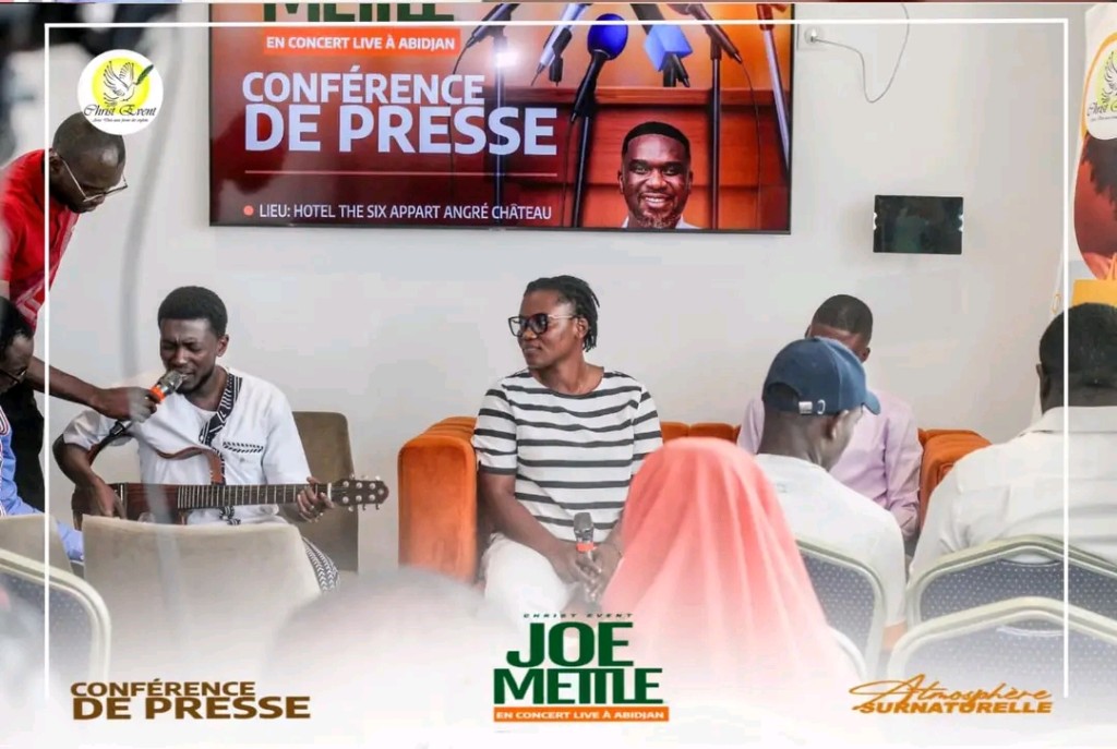 Image de Musique/Radio. Le dimanche 25 août 2024, l’esplanade du Palais de la Culture Bernard Binlin Dadié d’Abidjan-Treichville accueillera un événement exceptionnel : le concert « Atmosphère surnaturelle » avec le célèbre chantre gospel ghanéen Joe Mettle. L’annonce de ce concert a été faite lors d’une conférence de presse par les organisateurs, le vendredi 5 juillet 2024 à Cocody-Angré Djorobité, promettant un moment de communion unique pour glorifier Dieu. Un Événement Orchestré par Christ Event Christ Event, une structure spécialisée dans la communication événementielle et la promotion de spectacles, est à l'origine de cet événement. Selon les organisateurs, « Atmosphère surnaturelle » sera bien plus qu'un simple concert. « Ce sera un moment crucial où nous ferons une pause pour unir le ciel et la terre, afin de rendre gloire au Créateur dans une ambiance surnaturelle », ont-ils déclaré, soulignant l’importance spirituelle de l’événement. Joe Mettle, reconnu pour son charisme et son talent, est une figure emblématique du gospel. Originaire du Ghana, il a touché les cœurs de nombreuses personnes à travers le monde grâce à sa voix puissante et son engagement profond envers Dieu. Sa présence sur scène captivante et son énergie contagieuse font de lui un instrument divin souvent associé à des miracles de guérison. « Joe Mettle est célèbre pour sa capacité à communiquer avec le public de manière profonde et authentique, transmettant une passion inébranlable pour la musique gospel », ont ajouté les organisateurs. Ce concert ambitieux vise à promouvoir la réconciliation, la cohésion sociale, l’éducation et le bien-être. Il est destiné à toucher aussi bien la population générale que le corps du Christ. « Il est primordial pour nous de faire cette pause et de rassembler de nombreux adorateurs, afin que, les mains levées, nous confiions notre nation à Dieu », ont expliqué les organisateurs, soulignant l'importance de cet événement dans le contexte actuel. « Atmosphère surnaturelle » s’inscrit dans une démarche visant à créer une véritable communion entre les participants et Dieu. Sous la direction spirituelle du Saint-Esprit, cet événement promet d’être un moment de spiritualité intense, où la musique et la foi se rejoindront pour offrir une expérience inoubliable. Les organisateurs espèrent que ce concert permettra aux participants de vivre des moments de guérison, de réconciliation et de renouveau spirituel. Une Préparation Intensive pour un Événement Unique L’organisation de cet événement a nécessité une préparation minutieuse et un investissement considérable de la part de Christ Event. Les équipes ont travaillé sans relâche pour s'assurer que chaque détail soit parfaitement orchestré, garantissant ainsi une soirée mémorable pour tous les participants. De la logistique à la promotion, en passant par la coordination avec les équipes de Joe Mettle, chaque aspect de l’événement a été soigneusement planifié. Les organisateurs s'attendent à une forte affluence pour ce concert, attirant non seulement les amateurs de gospel, mais aussi ceux en quête de spiritualité et de connexion divine. L'entrée est prévue pour être accessible, permettant à un large public de participer à cet événement exceptionnel. Les billets sont disponibles à différents points de vente à Abidjan et en ligne, facilitant ainsi l’accès au plus grand nombre. Le concert « Atmosphère surnaturelle » avec Joe Mettle s’annonce comme un rendez-vous incontournable pour tous ceux qui cherchent à vivre une expérience de foi et de musique intense. En réunissant des adorateurs de tous horizons, cet événement promet de renforcer les liens spirituels et de promouvoir une atmosphère de paix et de réconciliation. Alors que les préparatifs touchent à leur fin, une question demeure : comment ce type d'événement peut-il influencer durablement la scène musicale et spirituelle en Côte d'Ivoire, et quels impacts positifs peut-il avoir sur la communauté locale ?