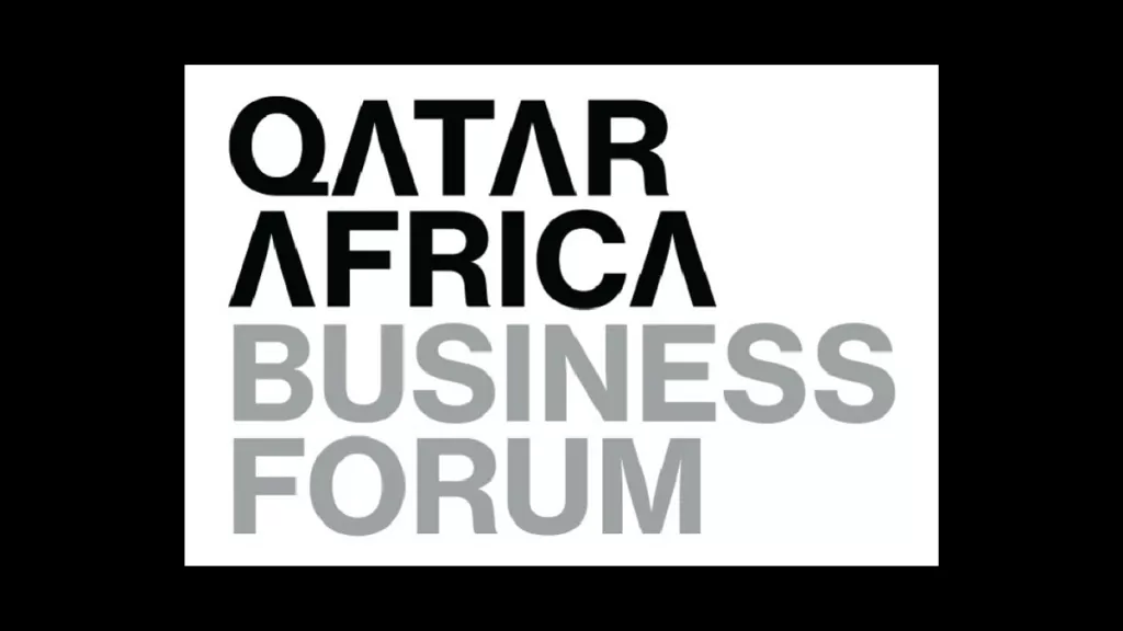 Image de Business/Investissement. Le Qatar-Africa Business Forum 2025, prévu à Abidjan, promet d’être une plateforme exceptionnelle pour consolider les relations économiques entre le Qatar et le continent africain. Cette quatrième édition, annoncée par l’ambassadeur du Qatar en Côte d’Ivoire, Mubarak Hussain Al Marri, lors de la célébration de la fête nationale du Qatar, se profile comme une opportunité majeure pour définir des stratégies de croissance et d’innovation communes. L’événement s’inscrit dans un contexte de relations bilatérales solides et d’un intérêt mutuel croissant pour les opportunités économiques et culturelles. Des relations bilatérales en pleine expansion Depuis plusieurs années, les relations entre le Qatar et la Côte d’Ivoire se renforcent grâce à une coopération stratégique dans divers secteurs. Cette dynamique trouve son origine dans des visites réciproques de haut niveau, notamment celles des présidents des deux nations. Ces rencontres ont permis la signature de 11 accords bilatéraux couvrant des domaines variés tels que l’énergie, les infrastructures, l’éducation et la culture. L’ambassadeur Mubarak Hussain Al Marri a rappelé l’importance de ces accords lors de son discours : « Ces partenariats reflètent notre engagement commun à promouvoir une croissance durable et à créer des opportunités à long terme pour nos économies respectives. » L’implication active de la Côte d’Ivoire dans les événements organisés par le Qatar, tels que DIMDEX 2024 et le Dialogue de Doha sur la mobilité de la main-d’œuvre, témoigne de la volonté des deux pays de renforcer leurs liens. Le Qatar, en tant que puissance économique et centre d’innovation au Moyen-Orient, reconnaît le potentiel économique et démographique de l’Afrique. La Côte d’Ivoire, porte d’entrée de la région ouest-africaine, représente un partenaire stratégique pour élargir cette collaboration. Innovation et investissements au cœur du Qatar-Africa Business Forum La quatrième édition du Qatar-Africa Business Forum ambitionne de catalyser l’innovation et de stimuler les investissements dans des secteurs stratégiques. Parmi les priorités identifiées figurent l’énergie renouvelable, l’agriculture durable, les technologies de l’information et de la communication (TIC), ainsi que les infrastructures. Ces thèmes résonnent avec les objectifs de développement économique de la Côte d’Ivoire et du continent africain dans son ensemble. L’ambassadeur Al Marri a souligné que « le Qatar-Africa Business Forum est une plateforme unique pour explorer les opportunités d’affaires, partager les meilleures pratiques et établir des partenariats durables ». Des délégations d’entreprises qataries et africaines de premier plan participeront à des discussions stratégiques et des ateliers interactifs pour identifier des solutions concrètes aux défis économiques mondiaux. L’événement sera également l’occasion pour les startups et les entrepreneurs de présenter leurs innovations, favorisant ainsi l’émergence de nouvelles idées et la création d’emplois. Les écosystèmes d’innovation, tels que les incubateurs technologiques et les programmes d’accélération soutenus par le Qatar, seront mis en avant comme modèles pour stimuler l’esprit d’entreprise en Afrique. Un tournant pour les relations Afrique-Qatar Au-delà des opportunités économiques, le Qatar-Africa Business Forum représente un moment décisif pour établir une vision commune des relations futures entre le Qatar et l’Afrique. En renforçant les échanges culturels et académiques, les deux parties espèrent bâtir des relations profondes et mutuellement bénéfiques. Les relations Afrique-Qatar, bien qu’encore récentes dans certains aspects, illustrent une capacité à surmonter les obstacles et à identifier des points de convergence. Le forum d’Abidjan offrira l’opportunité de discuter des politiques favorisant la réduction des barrières commerciales et le renforcement des systèmes financiers pour faciliter les investissements. Le rôle du Qatar, en tant que médiateur sur la scène internationale, confère à ce forum une portée diplomatique importante. En effet, les discussions porteront aussi sur la nécessité de développer des stratégies inclusives pour répondre aux besoins des jeunes populations africaines et encourager leur participation active dans les processus économiques. Le Qatar-Africa Business Forum 2025 promet donc d’être un événement phare pour l’avenir économique et diplomatique des relations entre ces deux régions. Alors que le monde évolue rapidement, quels nouveaux horizons ce partenariat stratégique pourra-t-il ouvrir pour l’Afrique et le Qatar ?