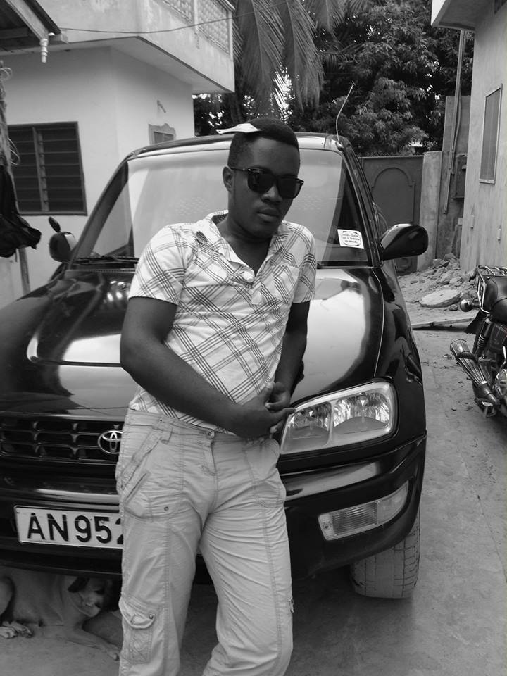 Image de Rencontres. Pseudo: serge Je vis à: Cotonou Age: 20 ans À propos: Garçon intelligent et sympa Objectif: Recherche une femme plus agée Plus: J'aime les femmes *matures