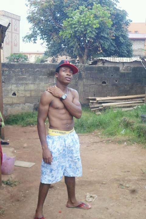 Image de Rencontres. Salut moi c'est boris voici mon number whatsapp +237671094926