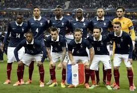 Image de Football. Apparemment la stratégie de Didier Deschamps a eu raison de la muraille allemande. En effet, les bleus ont battu ce vendredi la Mannschaft à l'occasion d'un match amical. Le score fut de 2:0 en faveur des bleus. Une performance qui en dit long sur l’état de forme de l’équipe de Didier. J’espère maintenant que ce n'est pas une Victoire non méritée et que l’équipe de France le confirmera à l'occasion des rencontres prochaines.