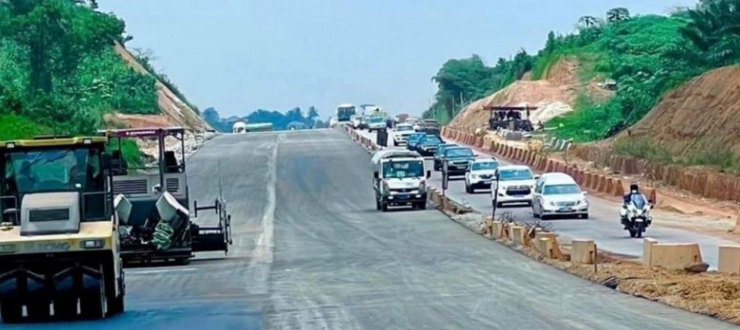 Image de Politique. Ces travaux 4e et 5e ponts, la route de Dabou, la route de N'Dotré et très bientôt le carrefour Akwaba sont tous situés à Abidjan au sud de la Côte d'Ivoire. Vous devez mettre des ponts piétons à l’entrée de chaque village. Or j’ai entendu 5 ponts piétons. À ma connaissance, il y a plus de 5 villages en partant de Yopougon au carrefour Jacqueville. Tout le monde se plaint des conditions à l’école, des hôpitaux, du niveau scolaire qui est bas, de la cherté de la vie, du manque de travail, de l’appauvrissement des populations (surtout de nos valeureux planteurs) de la corruption, du clientélisme… Mais à part ça « tout va bien » 😂😂😂😂