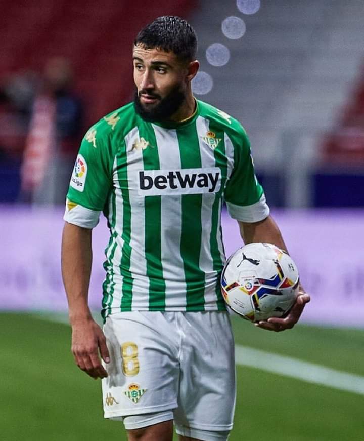 Image de Football. C'est une information qui n'est pas faite pour arranger le jeune footballeur mais aussi le club espagnol du Real Betis. Nabil Fekir souffre d'une rupture du ligament croisé, ce qui met donc fin à la saison du français. Rappelons qu'une blessure au genou des années précédentes l'avait également éloigné des pelouses pour un long moment. Au vu de tout ceci, l'on est amené à se demander si les joueurs sont si fragiles au point de contracter des blessures à tout bout de champs, comme avec Neymar? Votre avis sur la question nous intéresse.