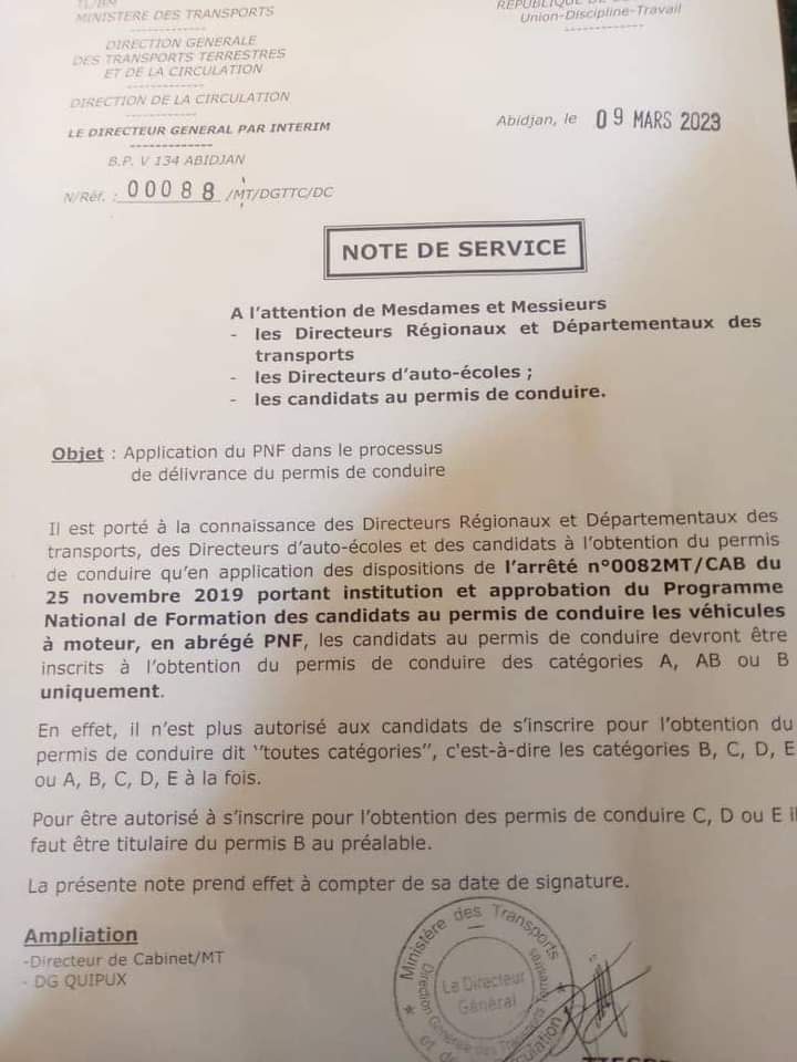 Image de Politique. Selon un communiqué du Ministère des Transports à l'endroit des institutions compétentes, il est désormais impossible d'opter pour un permis toute catégorie (ABCDE ou BCDE) sans passer d'abord par le A, le AB ou le B. En d'autres termes, si tu veux permis toute catégorie, il faut d'abord avoir le A, le AB ou le B d'abord. Une décision qui vise à épurer le secteur du transport et réduire les cas d'accident dû à la non expérience des chauffeurs transporteurs. Dieu merci j'ai déjà mon permis toute catégorie, et vous, avez vous votre permis? Que pensez vous de cette décision?