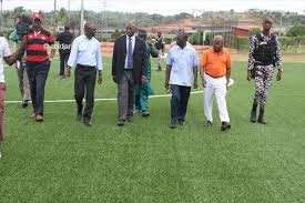 Image de Football. Les autorités ivoiriennes en charge de l’organisation de la CAN 2021 qui se tiendra sur le territoire ivoirien sont à pied d’œuvre pour identifier les sites qui accueilleront les villages CAN et aussi la construction d’un nouveau stade dans la zone de la côtière. Certains sites visités à la fois dans le sud et le nord du pays ont fait l’unanimité au sein du comité d’organisation. J’espère juste la Côte D’Ivoire sera à la hauteur de la confiance qui lui est faite quand on sait que ce pays souffre d’un manque crucial d’infrastructures sportives. En un mot beaucoup reste à faire à un plus de 5 ans de la compétition.