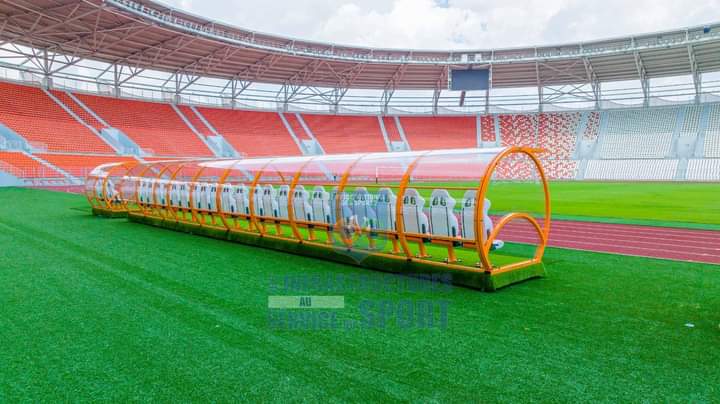 Troisième Image de Football. C'est officiel, le stade olympique d'Ebimpé a été choisi afin d'abriter le match d'ouverture et la finale de la prochaine CAN en terre ivoirienne, du 13 Janvier au 11 Février 2024. Pourquoi pas le stade Félix Houphouet Boigny? Pourquoi un tel choix? Que serait selon vous l'atout de ce stade?