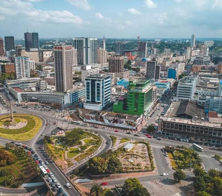 Image de Société. La vie est chère n'est en effet pas une vaine plainte en Côte d'Ivoire. C'est la confirmation que vient d'apporter un organisme qui a fait le classement africains des pays où la vie est chère. La Côte d'Ivoire se retrouve en tête du classement aux côtés du Sénégal et de l'Ethiopie. Est ce que nos dirigeants prennent connaissance de ce genre d'enquête ? Car ce qu'ils disent laisse souvent penser que nous ne vivons pas les mêmes réalités. Qu'en dites vous?