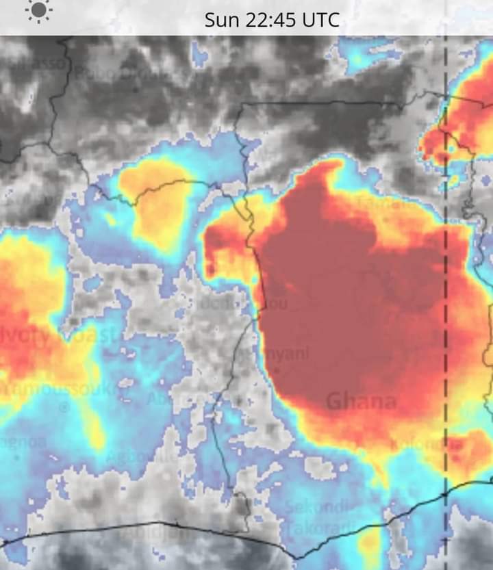 Image de Société. La société ivoirienne en charge de la météorologie en Côte d'Ivoire dénommée Sodexam, a appelé les ivoiriens à la vigilance en cette période de pluies. Les précipitations prévues restent menaçantes et le but est d'éviter toute perte en vie humaine durant cette période. L'on se rappelle encore les dégâts causés par les fortes précipitations par le passé. Ils eurent des pertes en vie humaine, des dégâts matériels, des pertes financières et autres. Des infrastructures ont même été entrepris afin de permettre une bonne évacuation des eaux pluviales. On espère que ces mesures prises permettront d'éviter le pire. Quel attitude, selon vous, doit on avoir pour éviter les pertes en vie humaine durant cette période?