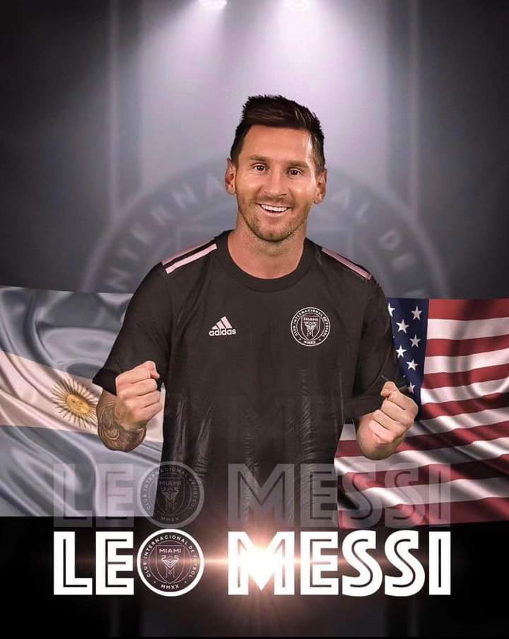 Image de Football. Alors qu'il était annoncé en Arabie Saoudite, finalement le sept fois ballon d'or, Leo Messi, va choisir la MLS. Messi jouera donc pour le compte de l'Inter de Miami, aux États-Unis, la saison prochaine. Il y touchera environ 50 millions d'euros par an en plus d'autres avantages. Malgré les efforts du FC Barcelone et l'espoir nourri à ce propos, Messi a finalement tourner le dos au club qui lui a tout donné. Je comprends la déception des supporteurs du FC Barcelone. Que pensez-vous de ce choix de Messi?