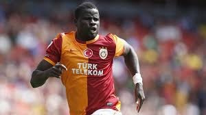 Image de Football. Actuellement peu utiliser à Galatasaray, l’international ivoirien, Emmanuel Eboué penserait à revenir à Arsenal, un club où il a évolué de 2004 à 2011. Cependant ni le concerné ni son club ou ni Arsenal FC ne s’est prononcé sur ce sujet. Nous attendons donc de voir.