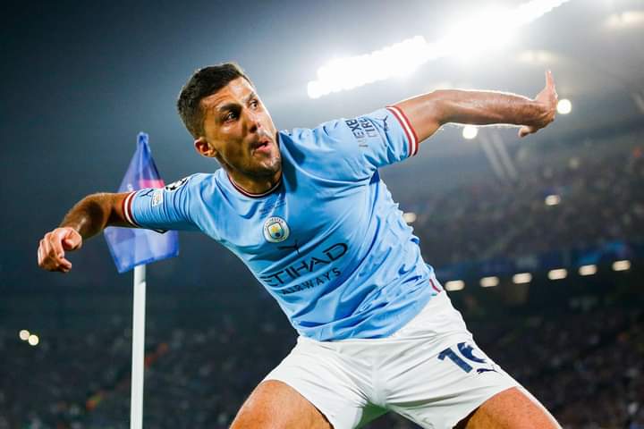 Image de Football. Le seul buteur de la finale de la ligue des champions, l'espagnol Rodrigo Hernandez a été désigné meilleur joueur de la compétition au détriment de plusieurs de ses collègues dont Kevin DeBruyne et Erling Haaland. Pensez-vous que c'est un titre mérité ?