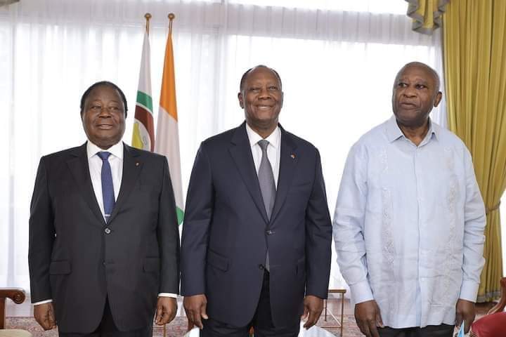 Image de Politique. Le Président de la République de Côte d'Ivoire, SEM Alassane Ouattara, a récemment avoué dans une interview être réconcilié avec les ex présidents ivoiriens que sont Laurent Gbagbo et Henri Konan Bédié. Si l'on doit s'en tenir à ses dires, il n'existe plus aucun problème entre les trois grands de la politique ivoirienne. Cependant dans les faits, je doute fort de ce fait, sauf si ce que l'on voit et ce qui existe réellement sont d'une totale opposition. Pensez-vous réellement que tout va bien entre Alassane, Gbagbo et Bédié ?