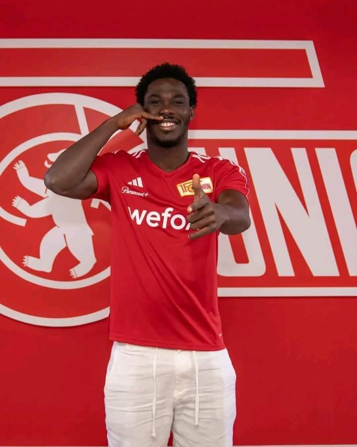 Image de Football. Le jeune international ivoirien, Fofana Datro jouera la ligue des champions la saison prochaine avec son nouveau club, le FC Union de Berlin. En effet, le joueur de Chelsea a été prêté au FC Union de Berlin à compter de la saison prochaine. J'espère qu'il trouvera ses marques dans ce nouveau championnat. Et vous, pensez vous qu'il trouvera sa place au sein du championnat allemand ?