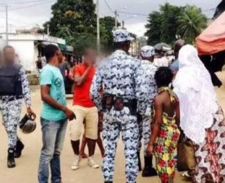 Image de Faits Divers. C'est un fait assez triste et aussi imprévisible qui s'est passé dans la commune de Yopougon à Abidjan. Un jeune homme âgé d'une trentaine d'années s'est suicidé par pendaison parce qu'il était impuissant sexuellement, du moins, c'est ce qui a révélé la lettre d'adieu rédigée avant l'acte. Je comprends par là que tout n'est pas à banaliser. J'aurais pas pu imaginer qu'on pouvait se donner la mort pour quelque chose que je pense qu'on peut résoudre. Pensez-vous que l'impuissance sexuelle peut elle motiver un suicide ?