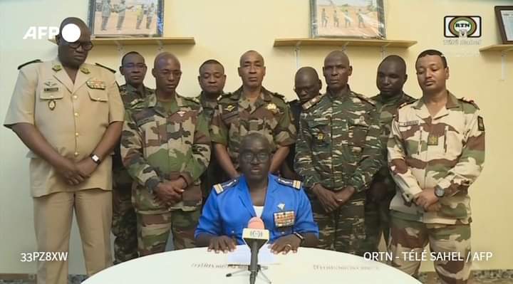 Image de Affaires Etrangères. C'est dommage mais c'est le cas. Le coup d'état au Niger est bel et bien confirmé. Le pouvoir est actuellement aux mains des soldats. Le Colonel Major Amadou Abdramane est aux commandes et on attend de voir la suite des événements. Mis déjà, que pouvez vous dire à ce propos?