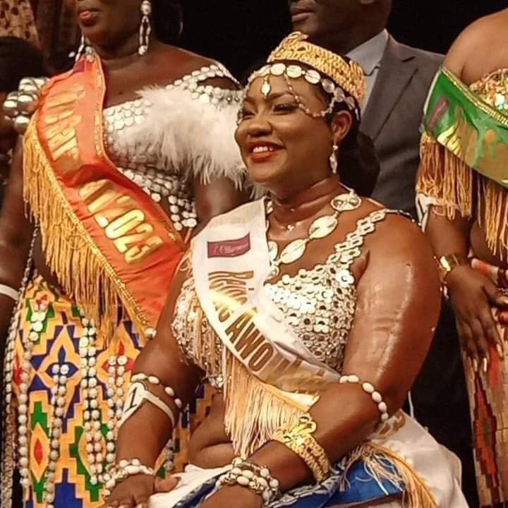 Troisième Image de Société. La finale de l'Awoulaba 2023 s'est tenue hier et une nouvelle reine de beauté est connue. Il s'agit de dame Aboya Constance. Ma préoccupation réside plutôt dans le fait qu'il y ait peu d'engouement autour de cet événement par rapport au concours Miss. Quel serait les raisons d'un tel désintérêt si l'on part du principe que ce sont tous les deux des concours de beauté du même calibre ?