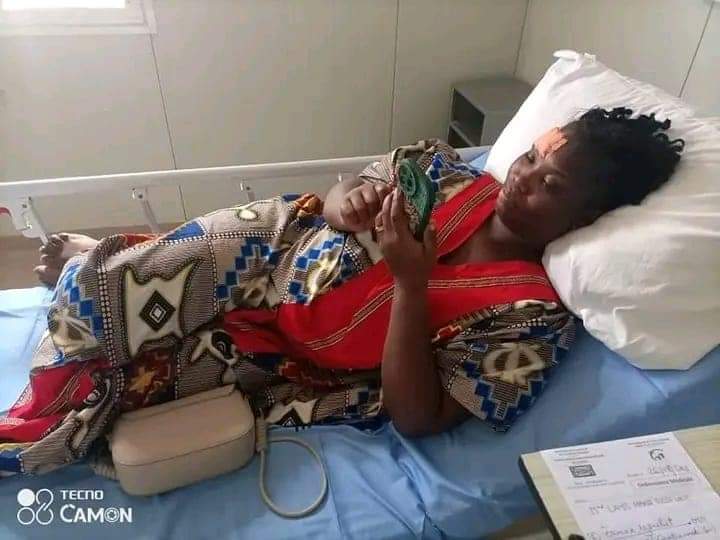 Image de Célébrités. La chanteuse ivoirienne Roseline Layo a été victime d'un accident de la circulation. Dieu merci, il ya eu plus de peur que de mal. La vie de l'auteur du célèbre titre "Mogo Fariman" n'est point en danger. Je ne peux que lui souhaiter bon rétablissement. Mais il faut dire que de nombreuses célébrités, particulièrement au Cameroun, ont perdu la vie dans des circonstances similaires ? Que pensez-vous de ce phénomène ?