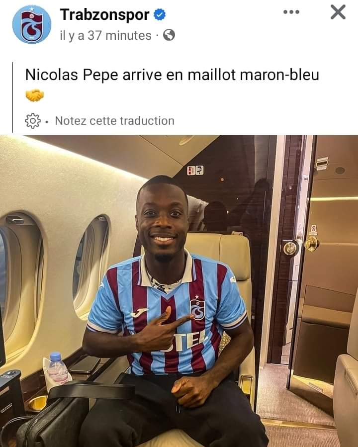 Image de Football. L'international ivoirien, Nicolas Pépé, vient de s'engager avec le club turc Trabzonspor. Quelques heures après Éric Bailly qui a signé à Besiktas, l'ancien pensionnaire de l'Arsenal FC rejoint son coéquipier dans ce nouveau championnat. J'espère que cette nouvelle destination lui portera plus de chance. Que pensez-vous de cette nouvelle aventure de Nicolas Pépé ?