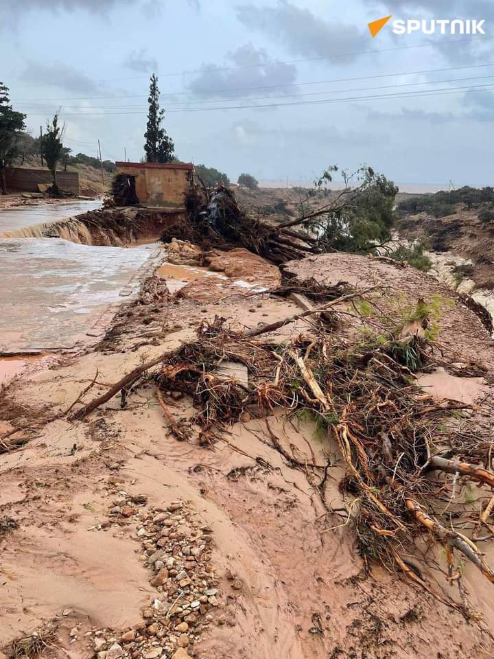 Image de Affaires Etrangères. Après le séisme qui a causé des milliers de pertes en vie humaine au Maroc, c'est le tour de la Libye d'être frappée par mère nature. En effet, une inondation occasionnée par la rupture de barrages va occasionner des milliers de morts en seulement quelques heures en Libye. Sommes nous à la fin des temps? Car ce sont des catastrophes similaires à ceux énumérés dans les livres saints que l'on constaterait vers la fin des temps.