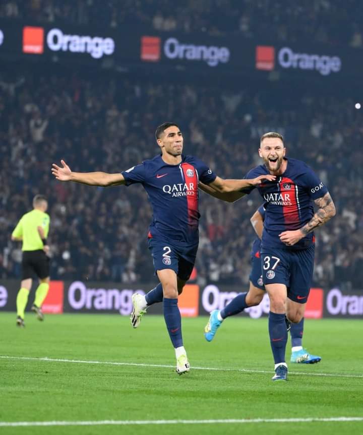 Image de Football. Opposé à l'Olympique de Marseille, le PSG a été sans pitié dans ce derby du championnat français. 4 buts à Zéro sera le score final de la rencontre. Ce que je retiens c'est le fait que Mbappé soit sorti sur blessure alors qu'on avait qu'un but à zéro. En marquer 3 autres buts démontre que l'équipe peut bien s'en sortir sans Kylian Mbappé. Qu'en dites-vous ?