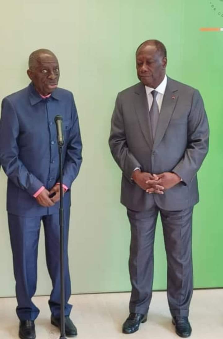 Image de Politique. Le Président par intérim du PDCI RDA, le Professeur Philippe Cowppli-Bony s'est rendu à la Présidence de la République ivoirienne afin d'exprimer sa gratitude au Président Alassane Ouattara. Au nom de la famille Bédié et du PDCI-RDA, M. Cowppli a dit merci au Président Alassane pour son soutien suite au décès du Président Henri Konan Bédié. Que pensez vous de cet acte de Cowppli-Bony ?