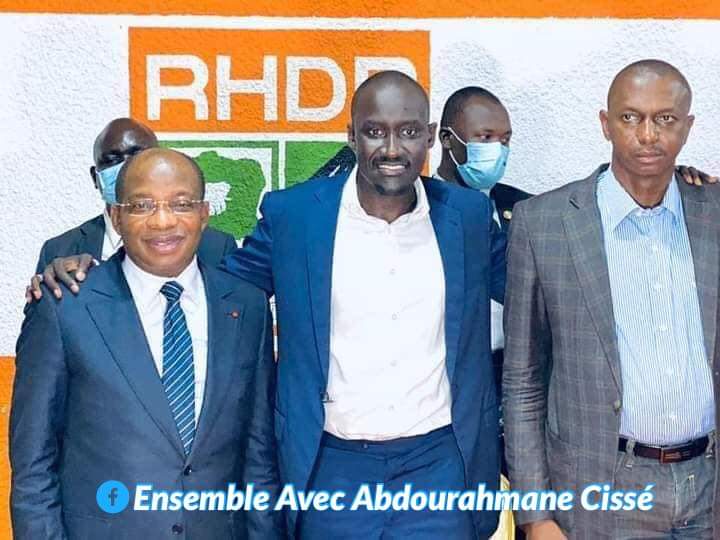 Image de Politique. Aboudrahmane Cissé, l'ex Secrétaire Général de la Présidence ivoirienne aurait quitté le pays avec toute sa famille. Telles sont les informations que l'on peut lire sur la toile. Mais qu'en est il vraiment ? Pour le moment, rien n'est officiel sur la nouvelle orientation de l'ex- secrétaire général de la présidence après sa démission le 30 novembre passé. Me concernant, je m'attends toujours à nouvelle nomination qui pourrait surprendre plus d'un comme c'est généralement le cas lorsqu'on a une nouvelle mission en vue. Mais qu'il ait quitté le pays avec toute sa famille ? Que se serait-il passé entre lui et le Président de la République ? Car cette dernière option donnerait raison à tous ceux qui ont affirmé que sa démission faisait suite à un désaccord entre lui et le Président Alassane Ouattara. Loin de confirmer cette hypothèse, je m'en tiens au futur qui nous situera plus sur cette affaire. Et vous, auriez vous lâché un tel poste pour un voyage à l'extérieur si l'atmosphère professionnel était bien ?