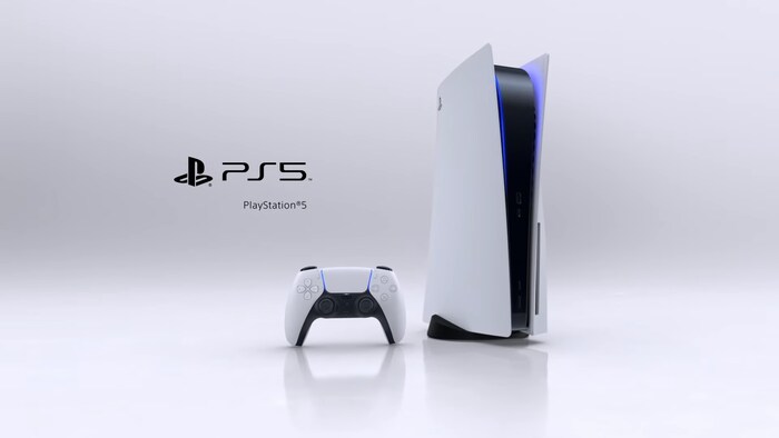 Image de Jeux Vidéo. Le futur de la PlayStation s'esquisse avec des détails alléchants sur la PS5 Pro, le projet tant attendu baptisé "Project Trinity". Les sources convergent, nous fournissant une vision approfondie de ce qui pourrait révolutionner le paysage du gaming. En plongeant dans les informations provenant du forum ResetEra et des révélations de l'utilisateur Kepler sur X, nous découvrons les fondements de cette console prévue pour novembre 2024, bien plus proche de nous que nous l'aurions imaginé. Le "Project Trinity" se distingue par trois avancées technologiques cruciales : un stockage rapide, un ray tracing amélioré et l'upscaling, annonçant une expérience de jeu sans précédent. Le cœur de cette machine repose sur le tout nouveau SoC Viola, conçu avec le processus de fabrication TSMC N4P, et intègre des cœurs Zen2, semblables à la version actuelle de la console, mais avec une fréquence de 4.4 GHz pour les cœurs CPU, selon les fuites. Le GPU, véritable joyau de cette nouvelle console, adopte l'architecture RDNA3 d'AMD, promettant une montée en flèche des performances graphiques. Cependant, des détails divergents circulent, certains évoquant 60 unités de calcul, d'autres mentionnant 56. En somme, un boost significatif de la puissance du processeur et du processeur graphique pourrait marquer cette nouvelle itération. L'architecture hybride de la PS5 Pro représente un saut audacieux, fusionnant RDNA3 et RDNA4 pour tirer le meilleur parti du ray tracing. La mémoire reste fixée à 16 Go de GDDR6, et le SoC Viola conserve l'architecture Zen2 pour assurer la compatibilité. L'objectif ambitieux est de fournir une expérience de jeu en 4K native à 30 fps, avec une puissance graphique potentiellement triplée, atteignant un boost théorique de 10 à 28 TFLOPs. Au-delà des spécifications, la question cruciale demeure : cette PS5 Pro révolutionnera-t-elle véritablement le monde du gaming, ou s'agit-il d'une itération de plus dans la course à la puissance? Les premières spéculations pointent vers une sortie en novembre 2024, avec des murmures suggérant une annonce dès septembre 2024. Les attentes sont élevées, mais la réalité dépassera-t-elle la fiction dans cette quête incessante de performances vidéoludiques exceptionnelles? Seule l'avenir, marqué par des pixels et des polygones, pourra répondre à cette interrogation.