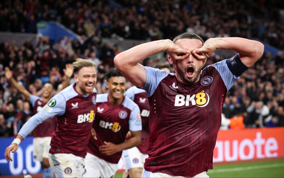 Image de Football. La Ligue de Conférence de l'UEFA entame sa troisième année, promettant d'autres soirées palpitantes de football les jeudis. La victoire mémorable de West Ham contre la Fiorentina lors de la dernière finale est encore fraîche dans les mémoires, un moment gravé dans l'histoire. Maintenant, la Premier League voit un autre prétendant aux couleurs claret-and-blue, alors qu'Aston Villa fait son entrée sur la scène européenne. Avec un total de 32 équipes, dont le côté écossais Aberdeen, prenant place dans la phase de groupes, le périple vers la finale se déroule comme une saga de neuf mois emplie d'anticipation et d'excitation. Pour ceux qui souhaitent suivre les derniers développements, Paddy Power est la plateforme incontournable pour les cotes de la Ligue de Conférence de l'UEFA. Que ce soit via leur site web ou l'application conviviale, les fans peuvent rester informés sur la dynamique évolutive du tournoi. À mesure que la compétition progresse, les projecteurs se tournent inévitablement vers l'apothéose ultime. FINALE DE LA LIGUE DE CONFÉRENCE DE L'UEFA 2024 DATE Marquez vos calendriers pour le point culminant de ce tournoi palpitant. La finale de la Ligue de Conférence de l'UEFA est prévue pour le mercredi 29 mai. À mesure que les jours défilent, le monde du football attend avec impatience la grande finale, où la culmination de la compétence, de la stratégie et de la détermination sera pleinement exposée. FINALE DE LA LIGUE DE CONFÉRENCE DE L'UEFA 2024 HEURE Le coup d'envoi de la finale de la Ligue de Conférence de l'UEFA en 2024 sera donné à 20 heures. Sous les projecteurs du soir, les équipes lutteront pour la suprématie, et les fans assisteront à un spectacle qui transcende l'ordinaire. FINALE DE LA LIGUE DE CONFÉRENCE DE L'UEFA 2024 LIEU Le stade Agia Sophia à Athènes, en Grèce, se dresse comme l'arène choisie pour la finale de la Ligue de Conférence de l'UEFA en 2024. Ce lieu emblématique ajoute une couche supplémentaire de signification à l'événement, insufflant à la finale la riche histoire et la résonance culturelle de la ville. FINALE DE LA LIGUE DE CONFÉRENCE DE L'UEFA 2024 COTES Aston Villa émerge en tant que favori selon Paddy Power, alimentant l'excitation alors qu'Unai Emery s'efforce de guider l'équipe vers la gloire. Les cotes et les prédictions circulant sur la plateforme de Paddy Power alimentent les discussions et les débats parmi les fans, ajoutant une couche supplémentaire d'intrigue au récit qui se déroule. Alors que la Ligue de Conférence de l'UEFA déploie son drame, chaque match contribue à la grande fresque de l'histoire du football. La finale de cette saison produira-t-elle des moments qui rivaliseront ou surpasseront la victoire mémorable de West Ham ? Le voyage se poursuit, et la question persiste : Quelles histoires remarquables se dévoileront sur la route de la finale de la Ligue de Conférence de l'UEFA, et qui inscrira son nom dans les annales de la gloire footballistique ?