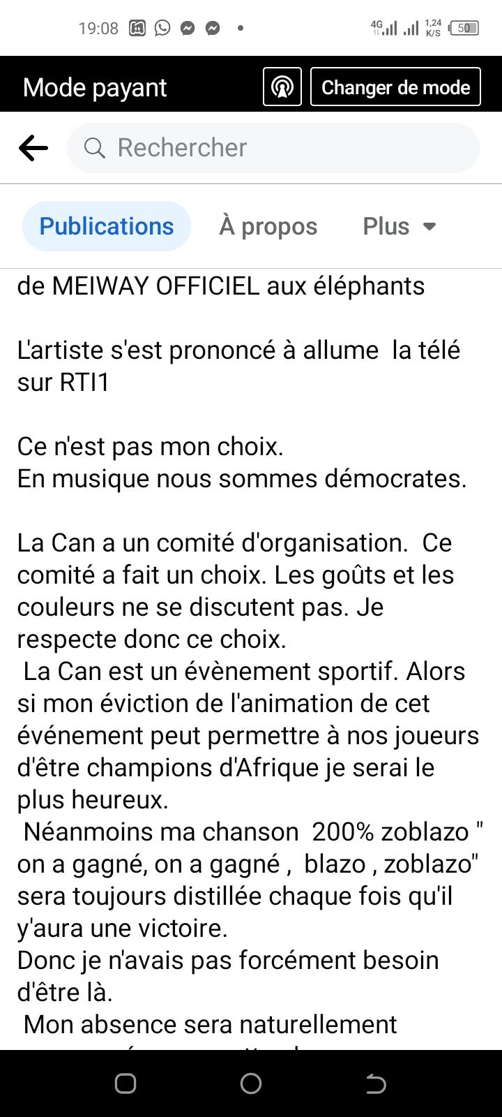 Image de Célébrités. Le texte exprime la réaction de l'artiste Meiway suite à la décision de ne pas utiliser sa chanson de soutien pour l'équipe nationale de football ivoirienne lors de la Coupe d'Afrique des Nations 2023. L'artiste explique qu'il respecte la décision du comité d'organisation de la compétition, soulignant que les préférences musicales sont subjectives et qu'il est démocrate dans le domaine de la musique. Il exprime également sa volonté de soutenir l'équipe malgré son absence physique en diffusant sa chanson "200% zoblazo" lors des victoires de l'équipe. Meiway se montre ouvert à cette décision, soulignant que si sa non-participation peut aider l'équipe nationale à remporter le championnat, il en sera heureux. Il met en avant la puissance de la musique comme moyen de rassemblement et de soutien, comparant son influence positive avec la politique, affirmant que la musique transcende les barrières et les différences. Il annonce également son propre concert le 23 décembre, mettant en contraste la présence de Fally Ipupa lors d'un autre événement, laissant ainsi le choix au public de décider où assister.