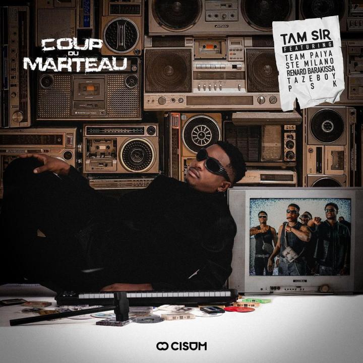 Image de Musique/Radio. "Tamsir frappe fort avec son dernier projet musical intitulé 'Coup du Marteau,' une collaboration explosive avec la Team Paiya, Ste Milano, Renard Barakissa, Tazeboy et Psk. Cette alliance de talents se traduit par une fusion créative qui transcende les frontières musicales. Les sonorités uniques de chaque artiste s'entrelacent, créant une expérience auditive captivante et énergique. L'énergie vibrante de 'Coup du Marteau' se propage à travers des rythmes percutants et des paroles percutantes, reflétant l'unité et la diversité artistique. La collaboration met en lumière la synergie entre les membres de cette équipe talentueuse, chacun apportant sa touche distinctive à ce morceau percutant. Disponible sur toutes les plates-formes de téléchargement, cette chanson devient rapidement un incontournable pour les amateurs de musique urbaine à la recherche de nouveauté et d'innovation. Les auditeurs sont invités à plonger dans cet océan de créativité, où les artistes unissent leurs forces pour offrir une expérience musicale mémorable. Avec 'Coup du Marteau,' Tamsir et son équipe prouvent une fois de plus que la musique est un langage universel capable de transcender les frontières et de rassembler les auditeurs autour d'une expérience sonore inoubliable."