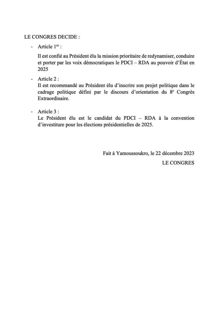 Deuxième Image de Politique. Le récent couronnement de Tidjane Thiam en tant que président du Parti Démocratique de Côte d'Ivoire (PDCI RDA) a été porteur d'attentes considérables. La nomination de Thiam n'a pas seulement représenté un changement de leadership, mais aussi une étape cruciale dans la rénovation et la revitalisation de l'image politique du parti. Chargé de cette tâche colossale, Thiam a été informé des exigences et des objectifs dans le cadre d'un communiqué officiel émanant du parti. Mission de redorer l'image politique du parti Le PDCI RDA, l'un des partis politiques historiques de la Côte d'Ivoire, a connu des périodes de turbulence et de déclin dans sa popularité et son influence. L'arrivée de Tidjane Thiam à la tête du parti est considérée comme une opportunité de renouveau. Sa tâche principale consiste à redonner au parti sa notoriété d'antan en rétablissant la confiance du peuple ivoirien. Le communiqué émis par le parti définit clairement cette mission cruciale, insistant sur la nécessité pour Thiam de mettre en œuvre des stratégies novatrices pour reconnecter le parti avec la population, en mettant l'accent sur des valeurs progressistes et inclusives. Planification de la victoire aux prochaines élections présidentielles Au-delà de la restauration de l'image du parti, la directive pour Tidjane Thiam est également de préparer le terrain en vue des prochaines élections présidentielles en Côte d'Ivoire. Le PDCI RDA aspire à reprendre un rôle majeur dans la scène politique nationale. Thiam est donc investi de la responsabilité de créer une dynamique gagnante pour le parti, en mobilisant les ressources internes et en élaborant des stratégies électorales percutantes. Le communiqué expose clairement que l'objectif premier est de remporter ces élections et de ramener le PDCI RDA au pouvoir. Les attentes et les défis à relever Tidjane Thiam se retrouve face à une série de défis complexes et d'attentes élevées. Outre la nécessité de regagner la confiance du peuple et de présenter un parti unifié et résolu, il doit également composer avec les défis internes. La consolidation des différentes factions au sein du PDCI RDA et la création d'une vision unifiée pour l'avenir du parti sont des priorités majeures mentionnées dans le communiqué. Cela nécessitera des compétences de leadership exceptionnelles pour naviguer avec succès au sein des dynamiques politiques internes. Stratégies proposées et vision pour l'avenir Dans le document émis par le parti, diverses stratégies ont été suggérées pour atteindre les objectifs fixés. Parmi celles-ci, il est question de renforcer la présence du parti à travers le pays, de promouvoir une plateforme politique inclusive et de créer des partenariats stratégiques avec d'autres acteurs politiques. Une vision claire et convaincante pour l'avenir de la Côte d'Ivoire, mettant l'accent sur le progrès socio-économique et la stabilité politique, est également présentée comme un élément essentiel à intégrer dans la stratégie globale du parti. En conclusion, le communiqué énonçant les responsabilités de Tidjane Thiam en tant que nouveau président du PDCI RDA est à la fois un appel à l'action et une feuille de route détaillée pour le rétablissement de la position du parti sur la scène politique ivoirienne. Le succès de Thiam dans la réalisation de ces objectifs déterminera non seulement le destin du parti mais aura également un impact significatif sur l'avenir politique de la Côte d'Ivoire.