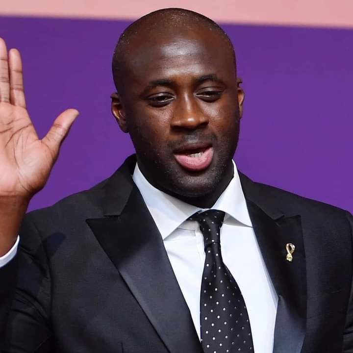 Image de Football. La presse de la République démocratique du Congo critique YAYA TOURÉ suite à ses récentes déclarations. Plusieurs médias et journalistes congolais remettent en question ses connaissances en football après son interview dans TALENT D'AFRIQUE. Yaya Touré avait nommé l'Afrique du Sud, la Guinée-Bissau, le Sénégal et le Maroc comme favoris pour la #CAN2023, ce qui a été mal reçu par certains fans et journalistes congolais qui estiment que ne pas inclure la RDC parmi les favoris est un manque de respect envers le football. Certains vont jusqu'à dire que ses déclarations montrent un manque de respect envers le football sérieux.