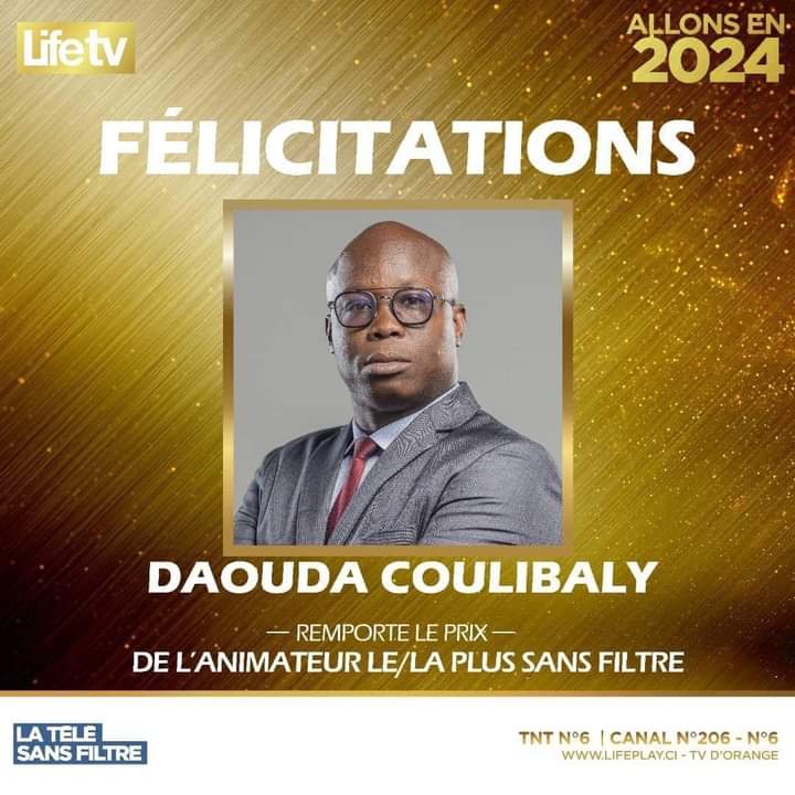 Image de Célébrités. L'éloge et la reconnaissance de Daouda Coulibaly en tant que meilleur animateur ponctuel et sans filtre par Life TV ont résonné comme un hommage bien mérité dans l'industrie de la télévision. Cette distinction a mis en lumière son dévouement et son talent exceptionnels en tant qu'animateur, soulignant sa capacité à captiver le public avec son authenticité et sa ponctualité. Daouda Coulibaly a émergé comme une figure emblématique de la scène télévisuelle, déployant son charisme et son professionnalisme à chaque émission. Son approche sans filtre lui a permis de gagner le respect et l'admiration des téléspectateurs, car il n'a pas peur d'aborder des sujets sensibles ou controversés avec une honnêteté désarmante. Sa ponctualité a également été une caractéristique marquante de sa carrière. Toujours présent et prêt à animer, Daouda a démontré un engagement inébranlable envers son travail, respectant strictement les horaires de diffusion et offrant des performances de qualité constante. L'impact de Daouda Coulibaly va bien au-delà de son rôle d'animateur. Son style de présentation unique et sa personnalité authentique ont contribué à rapprocher le public de Life TV, élargissant l'audience et renforçant la réputation de la chaîne. Son talent pour communiquer sans filtre a souvent suscité des discussions animées et des réflexions approfondies au sein de la communauté. Sa capacité à aborder des sujets controversés avec sensibilité et respect a fait de lui un animateur respecté, capable de naviguer avec grâce à travers des terrains délicats. Le succès de Daouda Coulibaly ne se limite pas seulement à ses performances sur le petit écran, mais il se manifeste également dans son influence sur les téléspectateurs. Sa façon franche d'aborder les problèmes de société a encouragé un dialogue ouvert et a servi de catalyseur pour des changements significatifs, suscitant des débats constructifs et sensibilisant le public à des questions importantes. En dehors de son travail à l'écran, Daouda est un modèle pour de nombreux jeunes aspirants animateurs. Son éthique professionnelle, sa passion pour son métier et son engagement envers l'intégrité journalistique sont des traits inspirants pour la nouvelle génération de professionnels des médias. La reconnaissance de Daouda Coulibaly en tant que meilleur animateur ponctuel et sans filtre n'est pas seulement un honneur pour lui-même, mais aussi pour toute l'équipe de Life TV qui a su soutenir et encourager ses efforts. Cela témoigne de l'engagement de la chaîne envers l'excellence et la qualité des émissions qu'elle produit. Enfin, cette distinction confirme le pouvoir et l'influence des médias dans la société contemporaine. Des personnalités comme Daouda Coulibaly démontrent comment le journalisme télévisé peut servir de plateforme pour éduquer, informer et inspirer le public, tout en restant fidèle à des valeurs telles que l'authenticité, la ponctualité et l'intégrité. En somme, la reconnaissance de Daouda Coulibaly en tant que meilleur animateur ponctuel et sans filtre par Life TV réaffirme non seulement son talent exceptionnel, mais également l'impact profond qu'un animateur peut avoir sur son public et sur la sphère médiatique dans son ensemble.