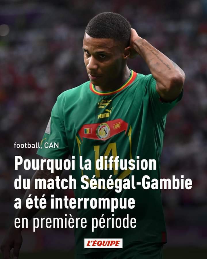 Image de Football. L'interruption de la diffusion du match de la Coupe d'Afrique des nations entre le Sénégal et la Gambie lors de la CAN 2023 a soulevé des interrogations et des frustrations parmi les amateurs de football qui attendaient avec impatience cet affrontement entre deux nations compétitives. Selon les informations fournies par L'Équipe, l'incident semble être attribué à une panne satellite qui a été causée par les conditions météorologiques défavorables à Abidjan, le lieu où est situé le centre de diffusion de la CAN et d'où le signal international est émis. Le centre de diffusion de la CAN, basé à Abidjan, joue un rôle crucial dans la transmission en direct des matchs à travers le monde. Cependant, la météo orageuse qui a frappé la région au moment du match entre le Sénégal et la Gambie a provoqué des perturbations dans la transmission par satellite. Cette panne a eu des répercussions directes sur la qualité de la diffusion, entraînant une interruption momentanée qui a laissé les téléspectateurs en suspens. Les pannes satellite dues aux conditions météorologiques sont des incidents relativement rares, mais ils peuvent avoir un impact significatif sur la diffusion en direct, en particulier lors d'événements sportifs majeurs tels que la Coupe d'Afrique des nations. Les organisateurs de l'événement et les diffuseurs font face à des défis techniques considérables pour assurer une diffusion ininterrompue, et les conditions météorologiques imprévisibles peuvent parfois échapper à leur contrôle. L'équipe technique en charge du centre de diffusion de la CAN doit régulièrement faire face à des défis logistiques complexes pour garantir la qualité de la retransmission en direct. La gestion des signaux satellite, la prévention des interférences et la résilience aux conditions météorologiques extrêmes font partie des responsabilités cruciales de ces professionnels, qui travaillent souvent dans l'ombre pour offrir une expérience de visionnage fluide aux téléspectateurs du monde entier. En outre, il est important de souligner que les incidents techniques ne sont pas limités aux problèmes de satellite. Les connexions internet défaillantes, les pannes d'électricité et d'autres problèmes techniques peuvent également contribuer à des interruptions imprévues lors de la diffusion en direct. Les organisateurs d'événements sportifs doivent constamment évaluer et améliorer leurs infrastructures pour minimiser ces risques et offrir une expérience de visionnage sans accroc. L'interruption de la diffusion entre le Sénégal et la Gambie à la CAN 2023 a suscité des réactions mitigées parmi les supporters et les amateurs de football. Certains ont exprimé leur frustration sur les réseaux sociaux, soulignant l'importance de résoudre ces problèmes techniques pour garantir une expérience de visionnage optimale, surtout lorsqu'il s'agit de compétitions sportives internationales aussi prestigieuses. Dans un monde de plus en plus connecté, où les fans du football du monde entier s'attendent à une retransmission en direct sans faille, les incidents tels que celui-ci soulignent les défis techniques auxquels sont confrontés les diffuseurs et les organisateurs d'événements sportifs. Cependant, ces événements peuvent également servir de rappel que la technologie, malgré sa sophistication, reste vulnérable aux forces de la nature et nécessite une gestion efficace pour assurer une diffusion fiable. En conclusion, l'interruption de la diffusion du match entre le Sénégal et la Gambie à la CAN 2023 en raison d'une panne satellite liée aux conditions météorologiques offre un aperçu des complexités techniques et logistiques auxquelles sont confrontés les organisateurs d'événements sportifs internationaux. Bien que ces incidents soient rares, ils soulignent l'importance de mettre en place des mesures robustes pour assurer une diffusion en direct sans interruption, répondant ainsi aux attentes toujours croissantes des fans de football à travers le monde.