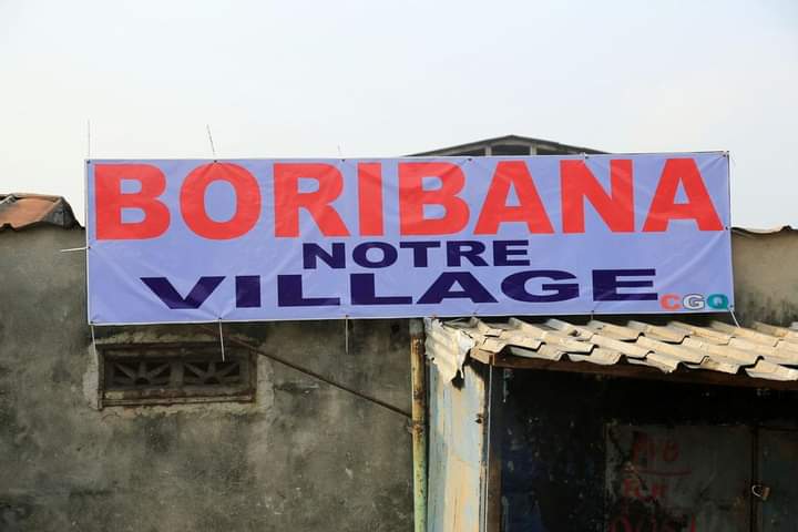 Deuxième Image de Société. La société moderne est façonnée par une multitude d'éléments dynamiques et complexes, parmi lesquels les entités autonomes jouent un rôle crucial. Un exemple notable est le district autonome d'Abidjan, qui, selon des affirmations catégoriques, ne semble pas être impliqué dans les opérations de déguerpissement en cours dans certaines communes d'Abidjan. Cependant, il est essentiel de plonger plus profondément dans cette déclaration apparente de distanciation pour comprendre les nuances et les implications qui peuvent découler de la position officielle. Les médias sociaux et certains journaux ont relayé l'information selon laquelle le district autonome d'Abidjan se désengage de manière stricte des opérations de déguerpissement en cours dans diverses communes de la ville. Cette déclaration soulève des questions importantes sur la relation entre l'autonomie régionale et les responsabilités sociétales. La première étape pour élargir ce sujet consiste à examiner de près les circonstances entourant ces opérations de déguerpissement et à évaluer le rôle que le district autonome d'Abidjan pourrait jouer, même indirectement. L'autonomie régionale est souvent conçue comme une autonomie administrative, mais elle ne devrait pas être interprétée comme une exemption totale des défis et des responsabilités sociétales. En se penchant sur les tenants et les aboutissants de cette situation particulière, il devient essentiel de comprendre la nature de l'autonomie du district d'Abidjan. Est-ce une autonomie totale où il ne joue aucun rôle dans les décisions de déguerpissement, ou bien existe-t-il des liens indirects qui méritent une analyse plus approfondie ? Une exploration plus approfondie de la relation entre le district autonome d'Abidjan et les opérations de déguerpissement révèle des nuances qui pourraient échapper à une première évaluation. Les liens économiques, politiques et sociaux entre le district autonome et les communes en question peuvent jouer un rôle significatif dans la manière dont ces opérations sont menées. Il est possible que, bien que formellement désengagé, le district autonome d'Abidjan ait des influences indirectes sur les décisions prises par les autorités locales. De plus, cette situation soulève des interrogations sur la façon dont les informations sont diffusées et interprétées dans l'ère des médias sociaux. La capacité des médias sociaux à amplifier certaines perspectives tout en négligeant d'autres peut contribuer à la création de narratives qui ne reflètent pas toujours la complexité de la réalité. Il est crucial d'analyser de manière critique les sources d'information et de considérer les différents points de vue pour obtenir une image plus complète de la situation. En élargissant davantage le sujet, il est pertinent d'explorer les implications de telles opérations de déguerpissement sur la cohésion sociale et la confiance envers les institutions. Les communautés touchées par ces mesures peuvent ressentir un sentiment d'abandon si elles croient que le district autonome d'Abidjan, en tant qu'entité régionale, ne s'investit pas activement dans la résolution des problèmes locaux. Cela souligne l'importance d'une communication transparente et d'une collaboration étroite entre les niveaux autonomes et locaux. En conclusion, la question de l'implication du district autonome d'Abidjan dans les opérations de déguerpissement transcende la simple déclaration de non-engagement. Il s'agit d'une exploration plus profonde des relations complexes entre l'autonomie régionale, les responsabilités sociétales et la manière dont les informations sont diffusées et perçues. En comprenant ces nuances, il devient possible de contextualiser cette situation dans le paysage plus large de la gouvernance locale et de la dynamique sociale au sein de la société moderne.