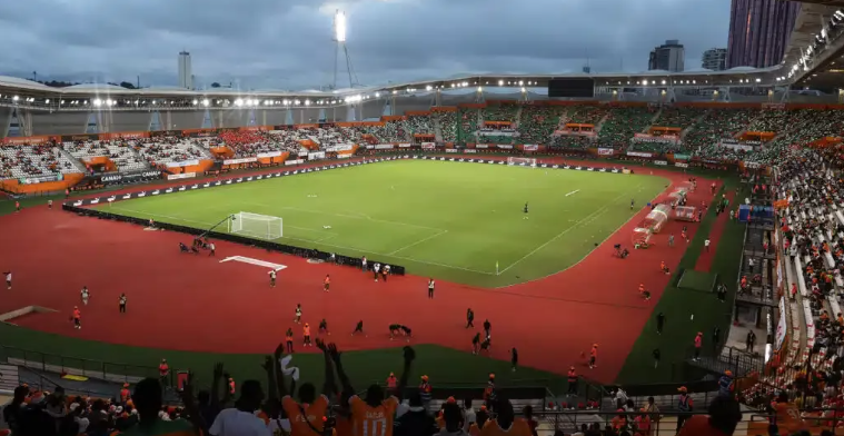 Image de Football. Le dimanche 14 janvier 2024, le stade Félix Houphouët-Boigny d'Abidjan Plateau a enregistré une affluence de 11 943 spectateurs lors du match entre le Ghana et le Cap-Vert. Le Cap-Vert a remporté le match avec un score de 2-1, suscitant probablement un mélange d'enthousiasme et de déception parmi les supporters présents. Pendant ce temps, le stade Olympique Alassane Ouattara d'Ebimpé a accueilli 8 500 spectateurs lors du match entre le Nigeria et la Guinée Équatoriale, qui s'est terminé par un match nul 1-1. Le samedi 13 janvier 2024 a été marqué par plusieurs moments forts, notamment l'élection de Seko Fofana en tant qu'homme du match lors de l'opposition entre la Côte d'Ivoire et la Guinée Bissau. Le stade Olympique Alassane Ouattara d'Ebilpé a attiré une foule impressionnante de 36 858 spectateurs pour le match d'ouverture de la CAN 2023, où le président Alassane Ouattara lui-même était présent. L'excitation était palpable, et l'événement a clairement captivé l'attention du public.